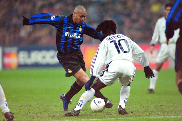 背後都有著 背後都有著