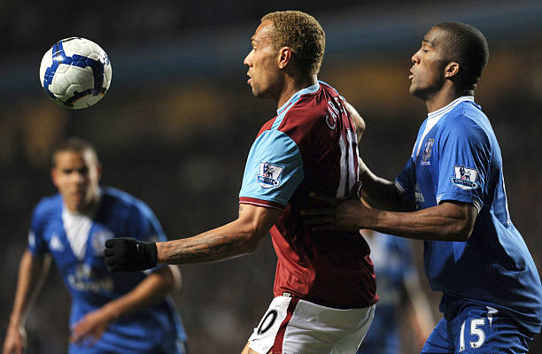 重的防守反 重的防守反